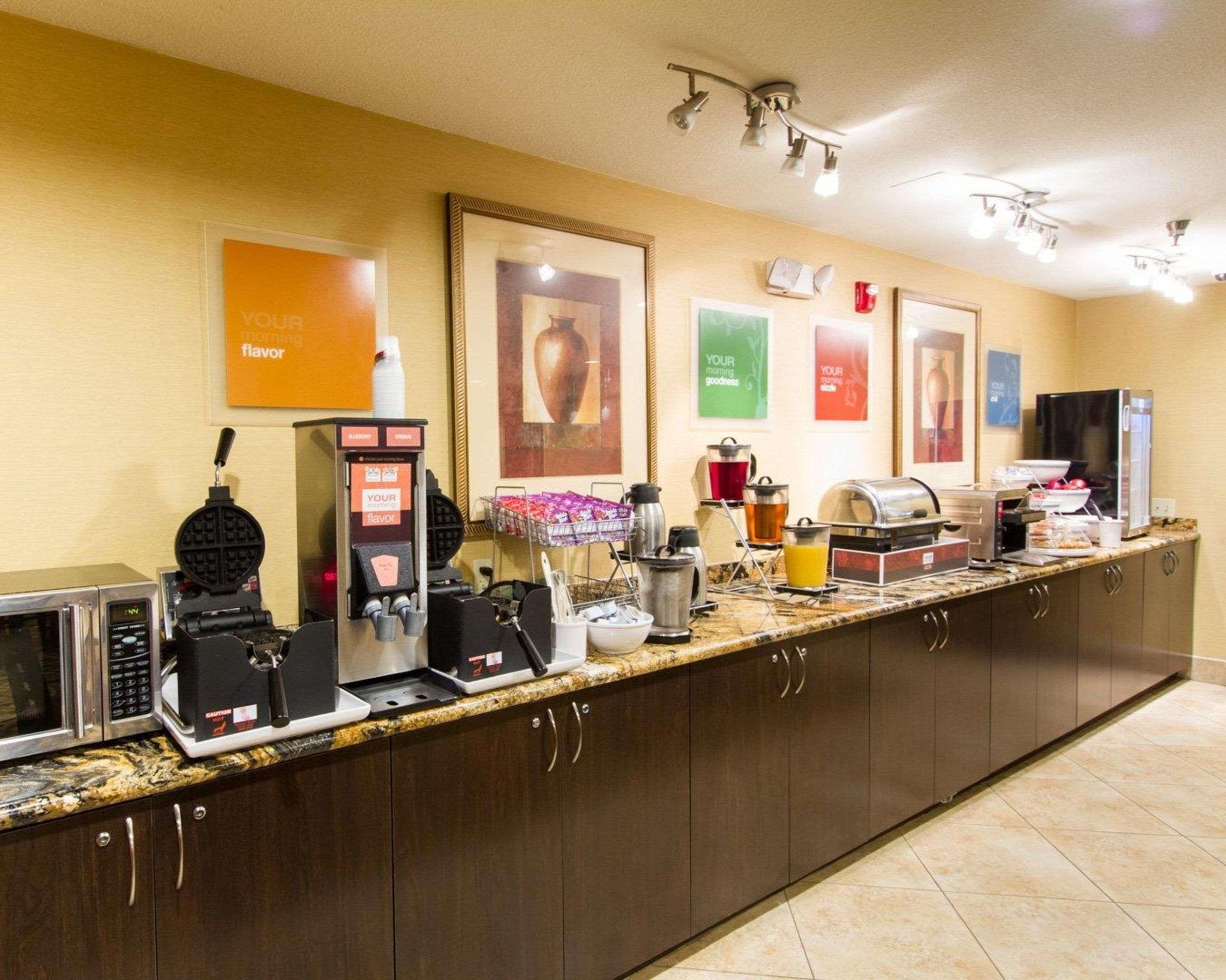 Comfort Suites Phoenix Airport Темпе Экстерьер фото