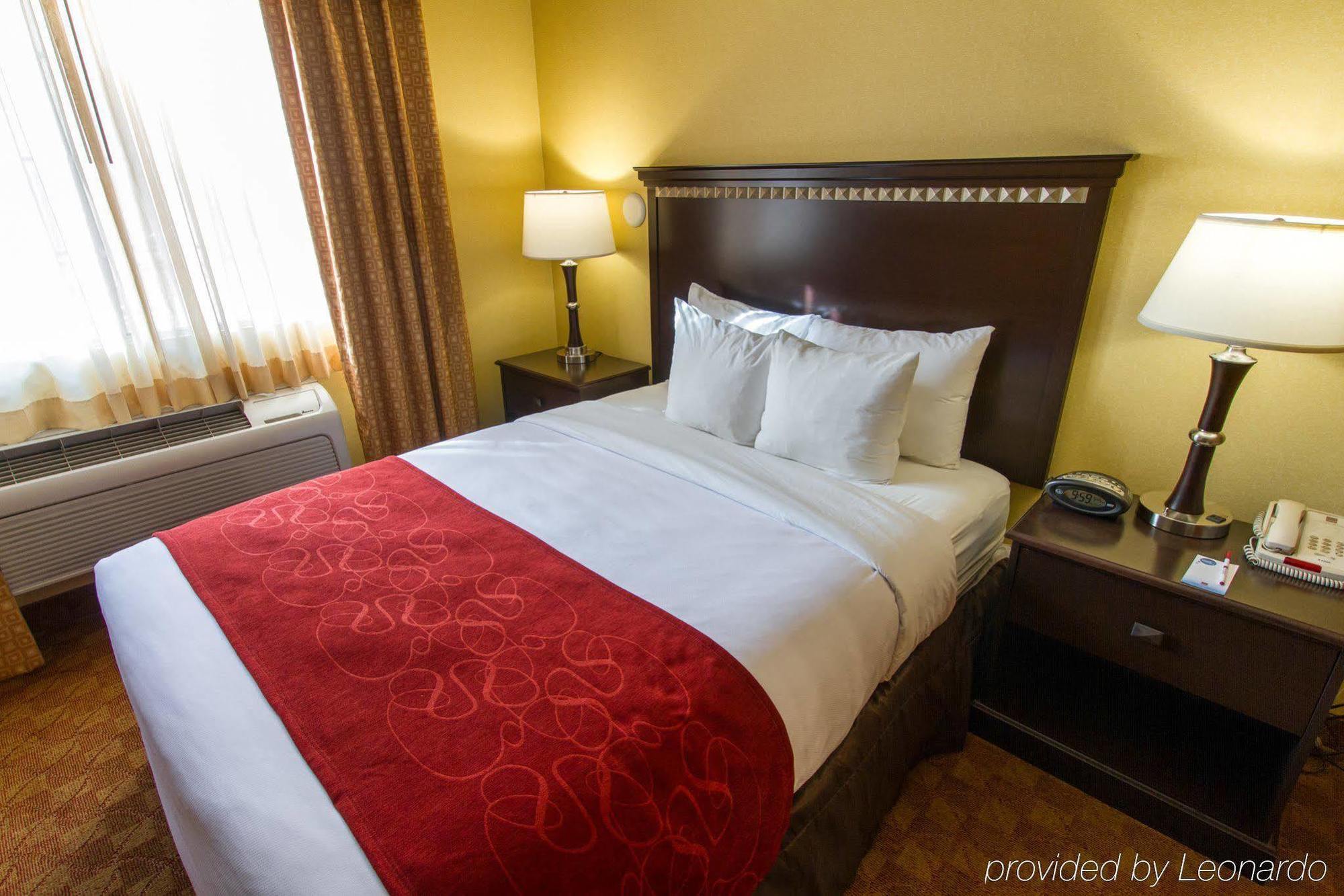 Comfort Suites Phoenix Airport Темпе Экстерьер фото